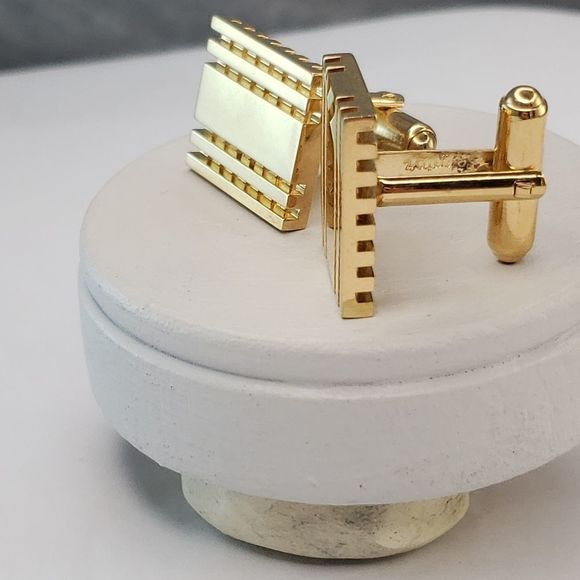 SENATOR Gold Cufflinks - Picture 10 of 12